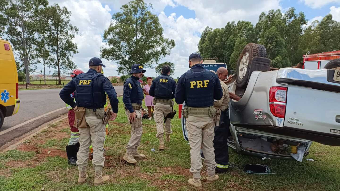 Casal De Idoso De Naviraí Se Envolve Em Acidente Em Rotatória Da Br 163 Próximo A Caarapó Rede 