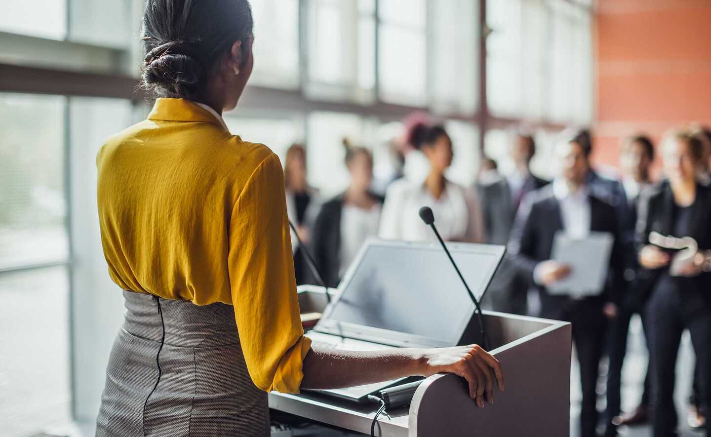 Curso Gratuito de Oratória: Desenvolva suas habilidades de comunicação - REDE JOTA FM